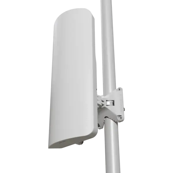 mANTBox ax 15s outdoor dual band Wi-Fi 6 con antena sectorial integrada, SFP 2.5G, Gigabit, USB y RouterOS L4 para cobertura sectorial. - Gestion y Equipos (G&E)