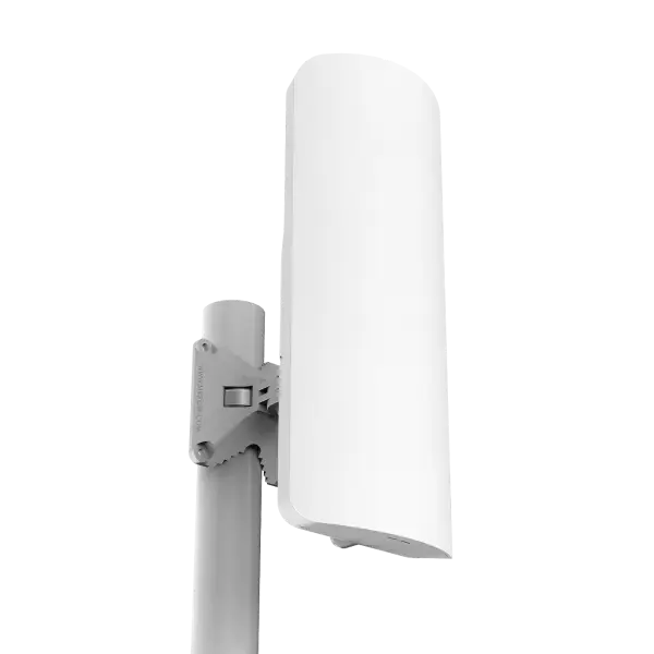 mANTBox 2 12s con antena sectorial 2.4 GHz 12 dBi, Gigabit, CPU 600 MHz y RouterOS L4. Ideal para cobertura inalámbrica exterior. - Gestion y Equipos (G&E)
