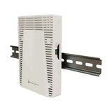 Switch compacto con 4 puertos RJ45 10G y 1 puerto Gigabit de gestión, RouterOS/SwOS, fuente y montaje DIN. Ideal para redes multigigabit.