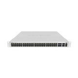 Switch Cloud Router 48 puertos Gigabit PoE-out, 4 SFP+ 10G y 2 QSFP+ 40G. Fuente 750W, rack 1U y RouterOS para proyectos PoE.