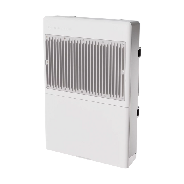 Switch outdoor PoE con 8 puertos Gigabit 802.3af/at, 2 SFP+ 10G y soporte UPS. SwOS para instalaciones exteriores.
