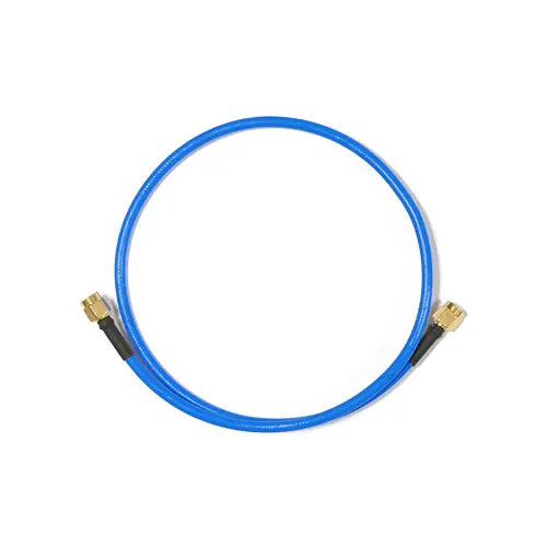 Adaptador o pigtail MikroTik RP-SMA para conexión de antenas externas. Accesorio práctico para instalaciones inalámbricas profesionales.