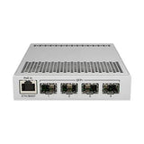 Switch/router compacto con 4 SFP+ 10G y 1 Gigabit, RouterOS/SwOS, gabinete metálico y fuente. Ideal para enlaces 10G accesibles.