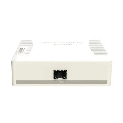 Switch Smart PoE con 5 puertos Gigabit, 4 PoE-out y 1 SFP. SwOS, gabinete plástico y PSU para redes pequeñas y cámaras IP.