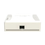 Switch Smart PoE con 5 puertos Gigabit, 4 PoE-out y 1 SFP. SwOS, gabinete plástico y PSU para redes pequeñas y cámaras IP.