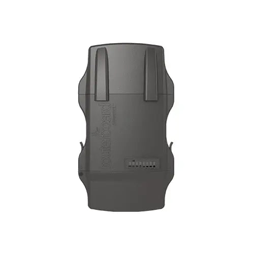 NetMetal 5 ac outdoor con Wi-Fi 5 GHz, Gigabit, SFP, USB y RouterOS L4. Equipo metálico robusto para enlaces inalámbricos exigentes.