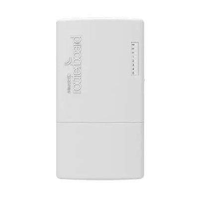 PowerBox Pro outdoor con 5 Gigabit, 4 salidas PoE, SFP y RouterOS L4. Solución robusta para distribución PoE en exteriores.