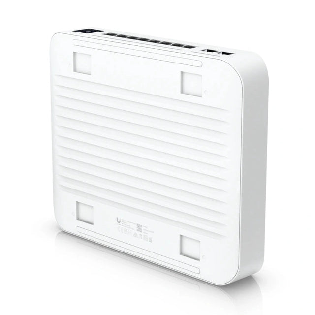 UniFi SWITCH 150W 8Ports: (8) 2.5 GbE PoE+ (2)SFP+-10 GbE L2/L3 Req: Cable Server 3200