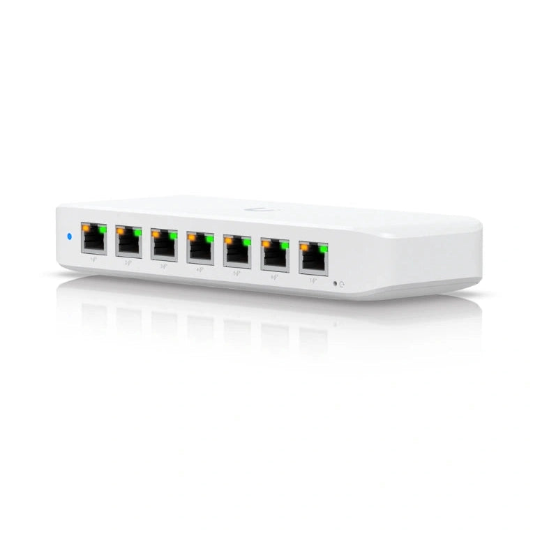 UniFi SWITCH 210W 8Ports: (7)GbE PoE+ (1)GbE PoE++ Input Req: Cable Server 3200