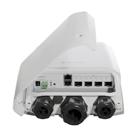 FiberBox Plus outdoor con 4 SFP+ 10G y 1 Gigabit, RouterOS/SwOS, gabinete IP66, PoE y fuente. Solución 10G para exteriores.
