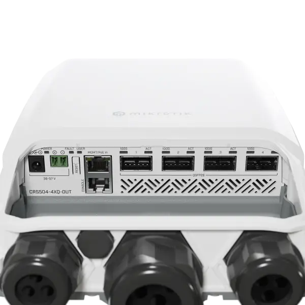 Switch 100G outdoor con 4 puertos QSFP28, RouterOS, gabinete IP66, PoE injector y PSU. Diseñado para enlaces troncales en exteriores.