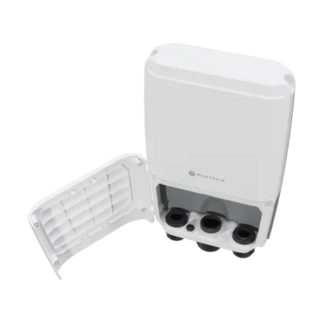 Switch 100G outdoor con 4 puertos QSFP28, RouterOS, gabinete IP66, PoE injector y PSU. Diseñado para enlaces troncales en exteriores.