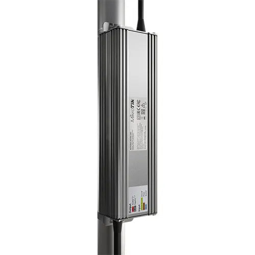 Fuente outdoor MikroTik 26V 250W para sistemas PoE, diseñada para gabinetes exteriores. Entrega energía estable en redes exigentes. - Gestion y Equipos (G&E)