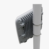 Router RB5009UPr outdoor con 7 Gigabit PoE, 1 puerto 2.5G PoE, SFP+ 10G, gabinete IP66 y RouterOS L5. Solución exterior robusta.