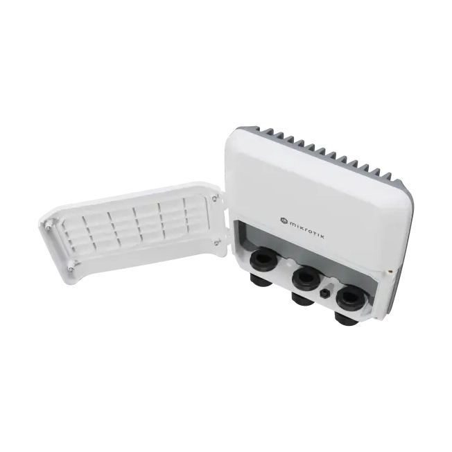 Router RB5009UPr outdoor con 7 Gigabit PoE, 1 puerto 2.5G PoE, SFP+ 10G, gabinete IP66 y RouterOS L5. Solución exterior robusta.