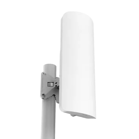 mANTBox 2 12s con antena sectorial 2.4 GHz 12 dBi, Gigabit, CPU 600 MHz y RouterOS L4. Ideal para cobertura inalámbrica exterior. - Gestion y Equipos (G&E)