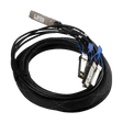 Cable breakout QSFP28 a 4x SFP28, longitud 3 m, para conectar puertos 100G a cuatro enlaces 25G. Ideal en switches y servidores.
